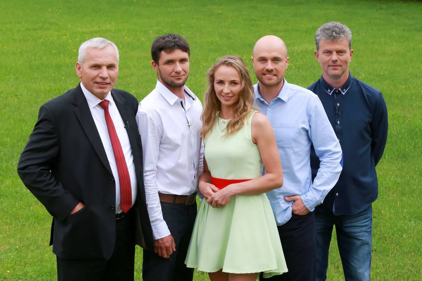 Bohaterowie trzeciej edycji programu "Rolnik szuka żony": Zbiegniew, Szymon, Monika, Łukasz i Marek Bohaterowie trzeciej edycji programu "Rolnik szuka żony": Zbiegniew, Szymon, Monika, Łukasz i Marek