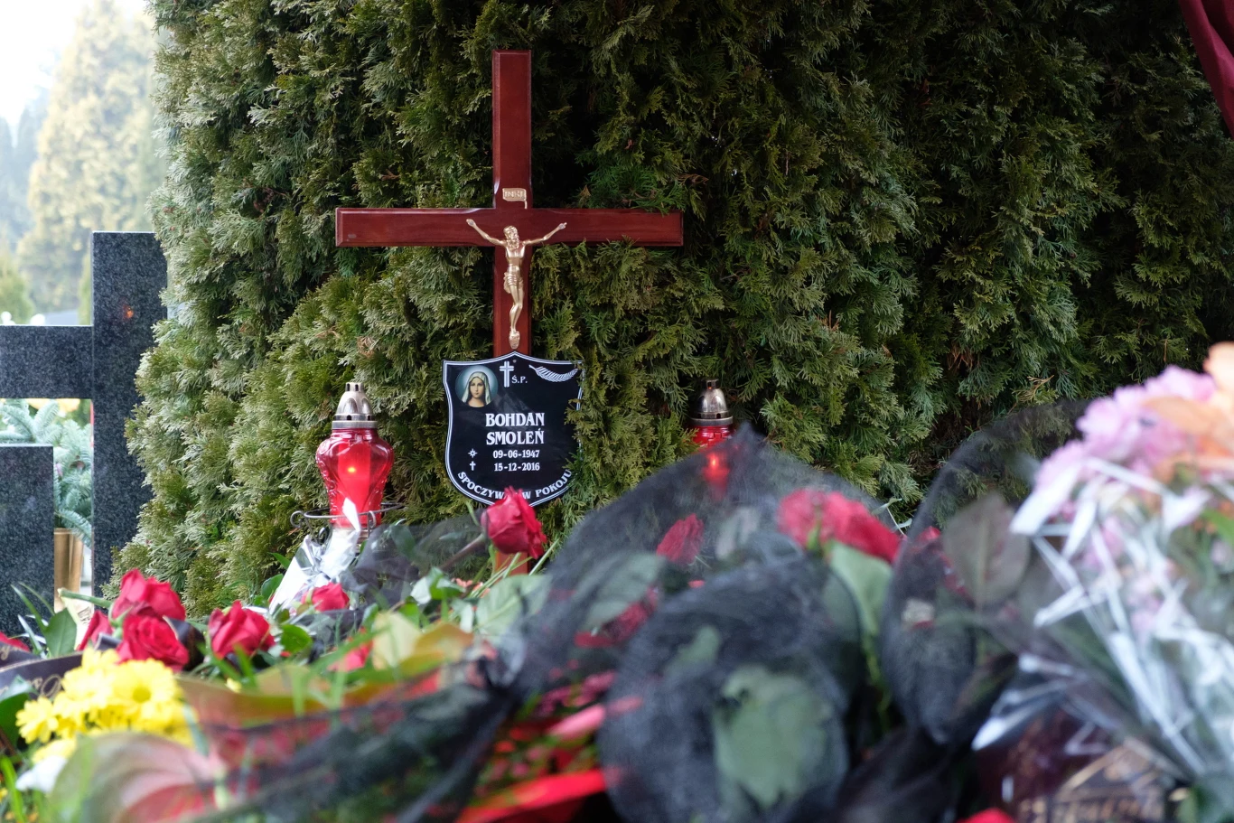 Uroczystości żałobne odbyły się w kaplicy na cmentarzu pod wezwaniem św. Antoniego Padewskiego. W pochówku wzięli udział jedynie najbliższa rodzina i przyjaciele artysty.