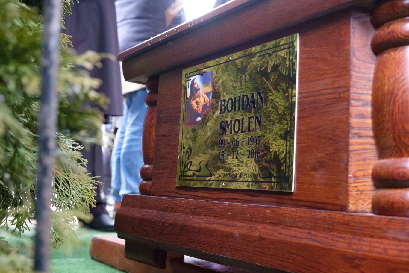 W podpoznańskim Przeźmierowie miał miejsce pogrzeb Bohdana Smolenia, aktora i artysty kabaretowego, który zmarł w czwartek, 15 grudnia.