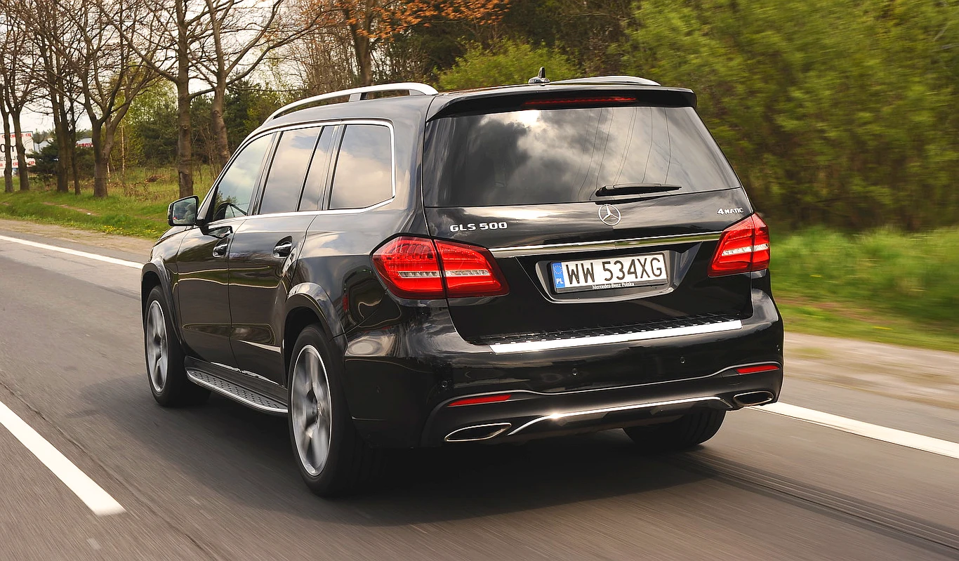 GLS mierzy 513 cm długości. Audi i BMW nie mają w ofercie SUV-ów tej klasy.