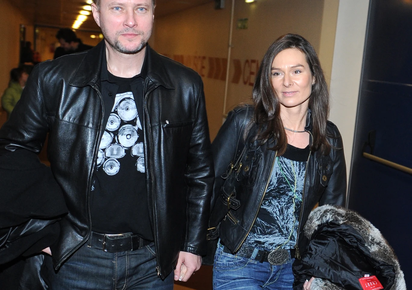 Artur Żmijewski z żoną