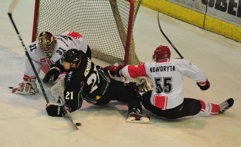 Comarch Cracovia przegrała 2-5 z GKS-em Tychy w Polskiej Hokej Lidze Comarch Cracovia przegrała 2-5 z GKS-em Tychy w Polskiej Hokej Lidze