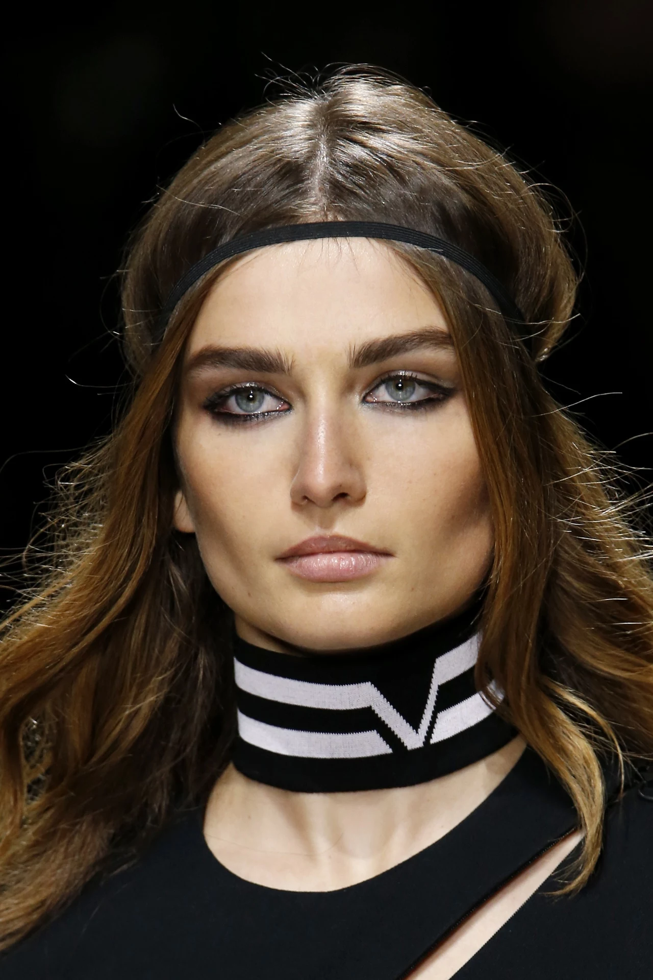 Modelka na pokazie Versace