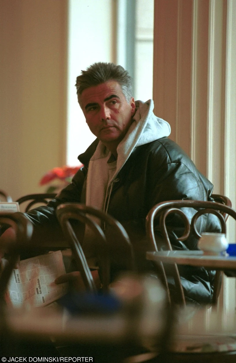 Potem pracował przy filmach reklamowych i dokumentach, by w 1996 roku nakręcić swój drugi film fabularny "Gry uliczne", w którym przywołał historię tragicznej śmierci młodego działacza opozycji Stanisława Pyjasa. "Gry uliczne" otrzymały na FPFF w Gdyni Nagrodę Specjalną Jury.