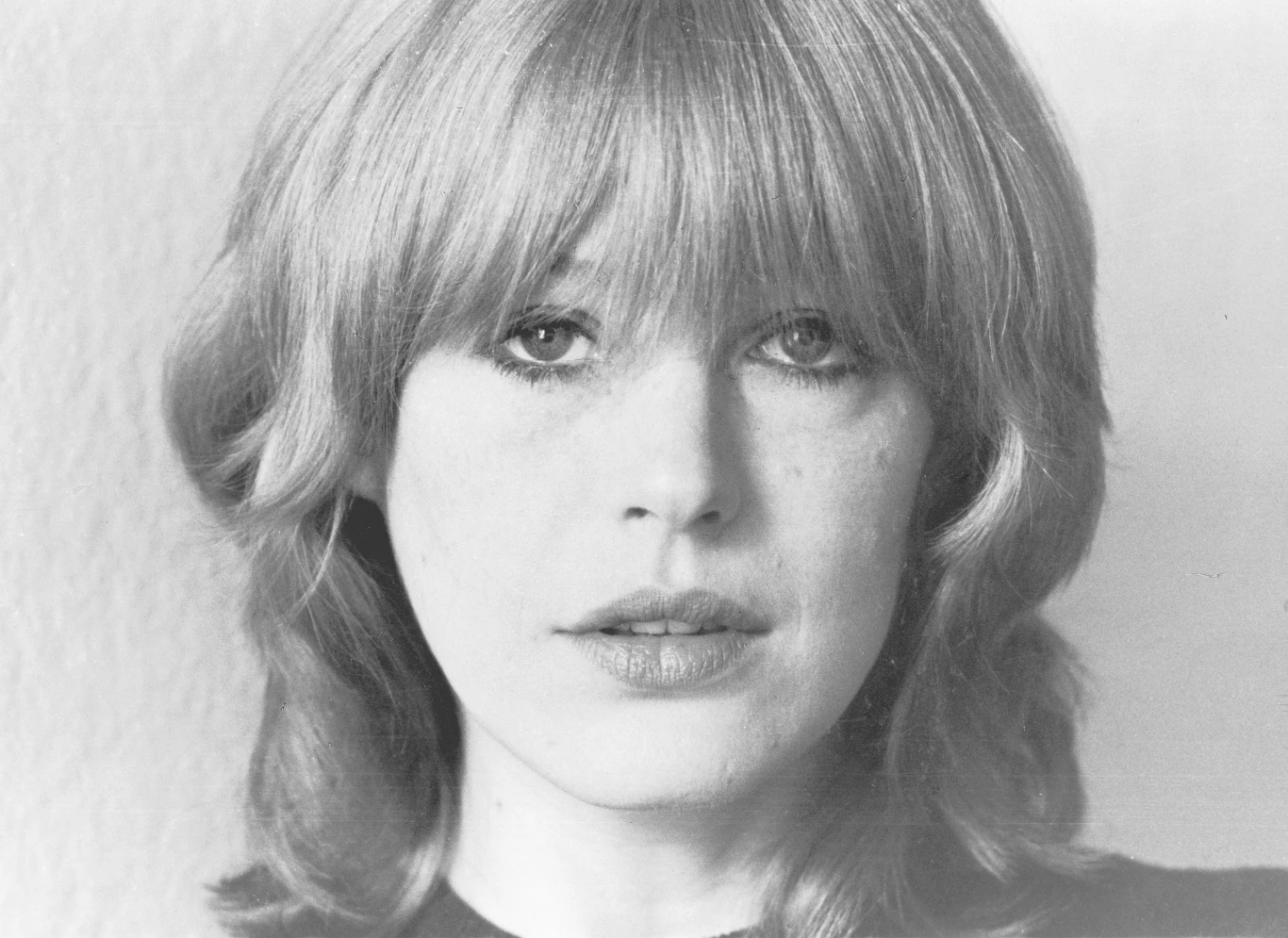 Marianne Faithfull w trakcie swojej kilkudziesięcioletniej kariery współpracowała z licznymi muzykami. Wśród nich wymienić można Davida Bowiego, Becka, Nicka Cave'a, PJ Harvey, Billy'ego Corgana, Seana Lennona, Toma Waitsa, Rogera Watersa czy Patricka Wolfa. W 1997 roku wzięła gościnny udział w nagrywaniu płyty grupy Metallica "Reload". Jak określił perkusista grupy Lars Ulrich, pijany i zniszczony głos Faithfull idealnie pasował do melancholijnego utworu upadłej gwiazdy "Memory Remains". Marianne pojawiła się także w teledysku do piosenki 
