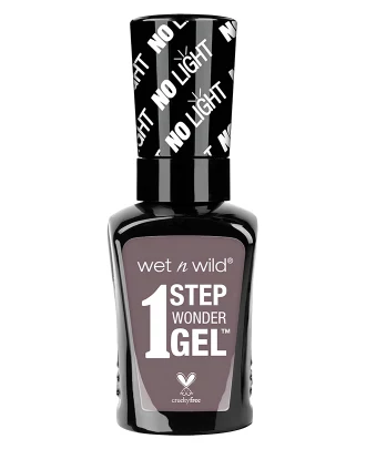 WET N WILD 1 STEP WONDER GEL Niedrogie, nietestowane na zwierzętach i bardzo popularne za granicą - w Polsce kosmetyki Wet’n’Wild to ciągle nowość. Myślę, jednak że mają szanse szybko pozyskać spore grono fanów, bo ich cena nie jest wygórowana, a jakość całkiem satysfakcjonująca. Fioletowy lakier tej firmy, który testowałam, dokładnie pokrywa płytkę już po pierwszej aplikacji, szybko wysycha i utrzymuje się przez 5-6 dni. Jedynym mankamentem jest pędzelek - szeroki, utrudniający precyzyjne malowanie. Cena ok. 10 zł Stosunek jakości do ceny: 8/10 WET N WILD 1 STEP WONDER GEL Niedrogie, nietestowane na zwierzętach i bardzo popularne za granicą - w Polsce kosmetyki Wet’n’Wild to ciągle nowość. Myślę, jednak że mają szanse szybko pozyskać spore grono fanów, bo ich cena nie jest wygórowana, a jakość całkiem satysfakcjonująca. Fioletowy lakier tej firmy, który testowałam, dokładnie pokrywa płytkę już po pierwszej aplikacji, szybko wysycha i utrzymuje się przez 5-6 dni. Jedynym mankamentem jest pędzelek - szeroki, utrudniający precyzyjne malowanie. Cena ok. 10 zł Stosunek jakości do ceny: 8/10