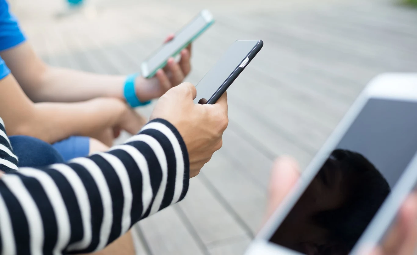 Prawie połowa użytkowników nie przywiązuje wagi do odpowiedniego zabezpieczenia smartfonów Prawie połowa użytkowników nie przywiązuje wagi do odpowiedniego zabezpieczenia smartfonów