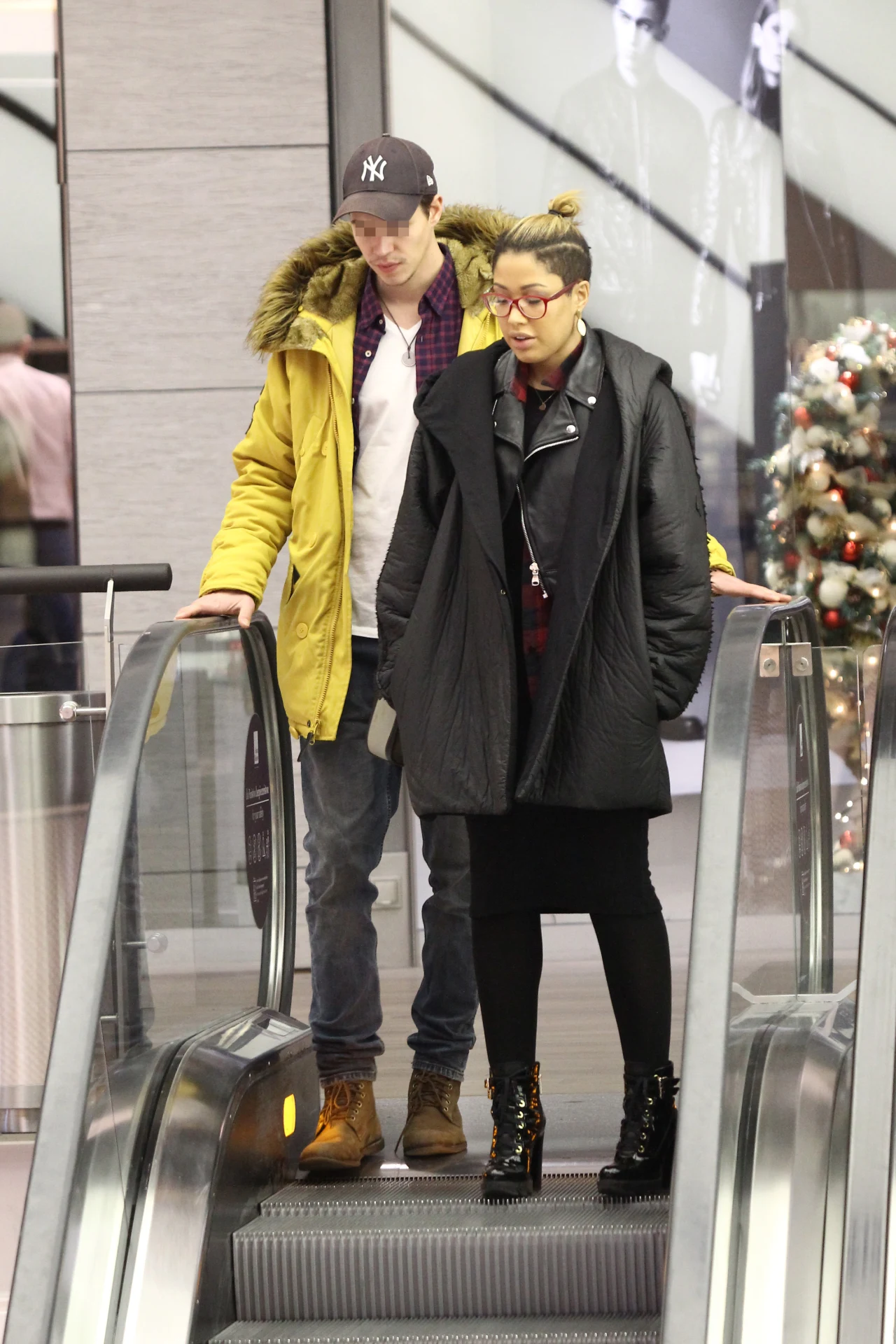 Patricia Kazadi z tajemniczym towarzyszem  Patricia Kazadi z tajemniczym towarzyszem