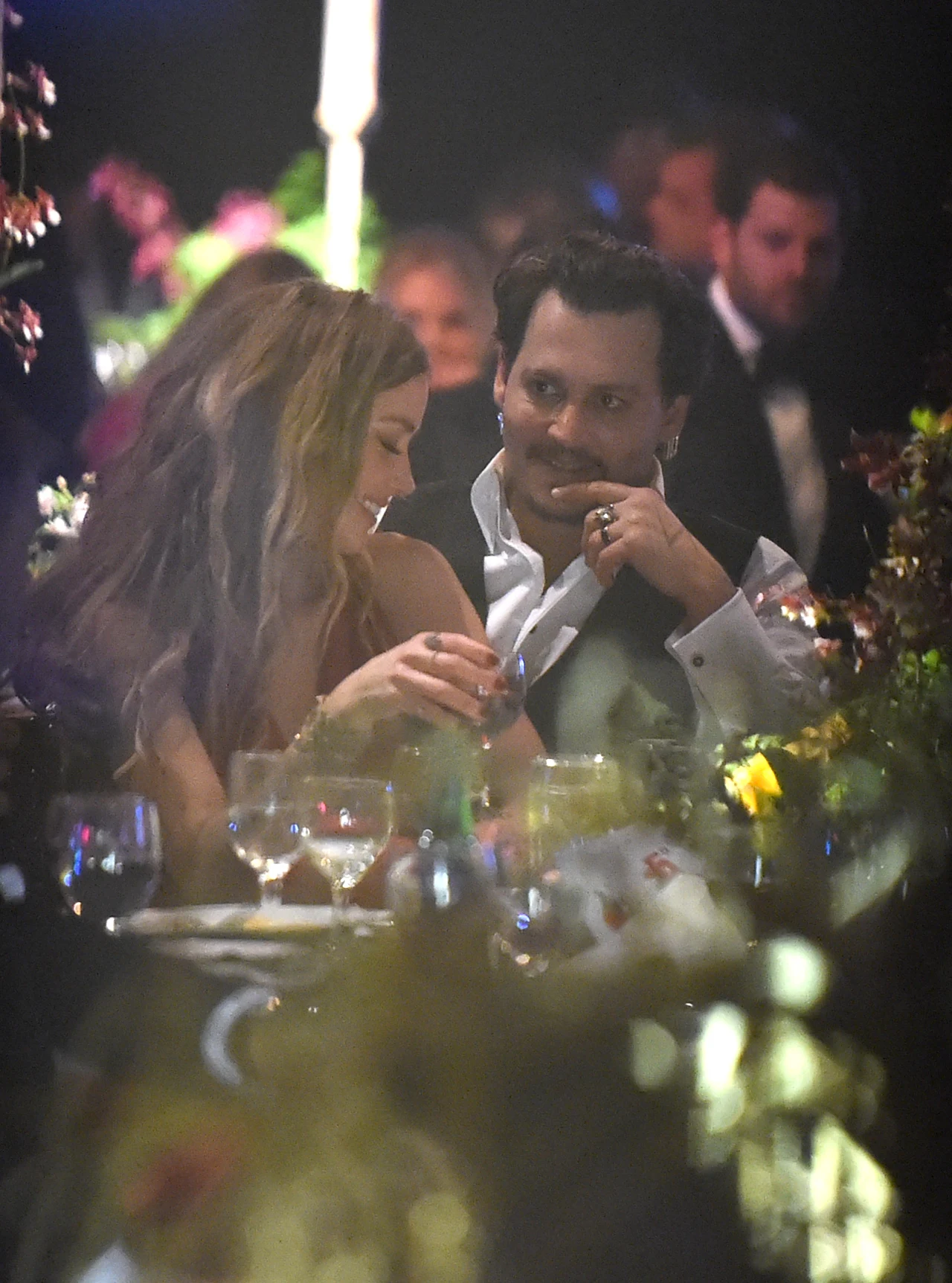 Depp niedawno rozwiódł się z Amber Heard Depp niedawno rozwiódł się z Amber Heard