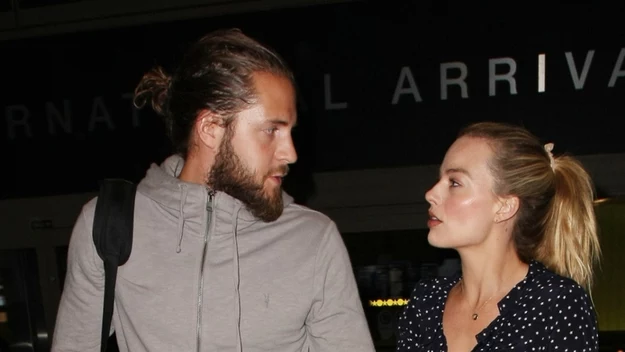 Margot Robbie i Tom Ackerley