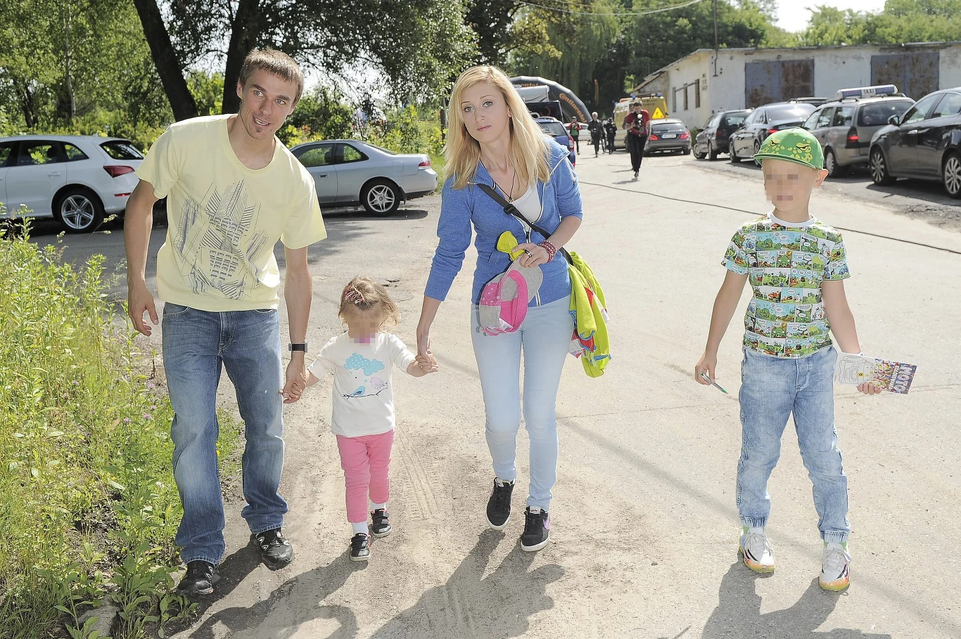 Piotr Żyła z żoną i dziećmi