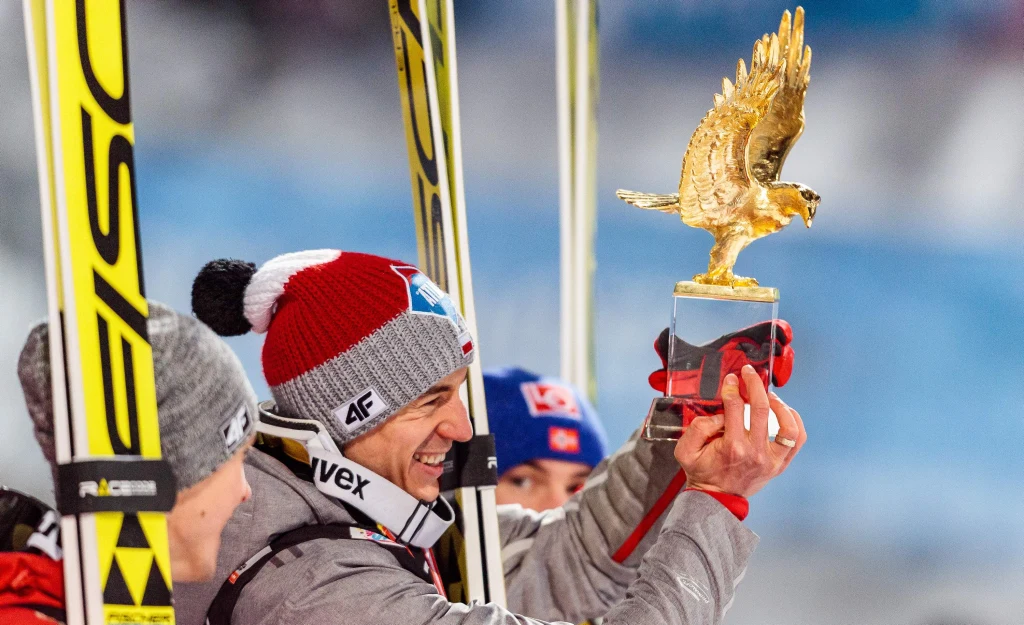 Kamil Stoch ze złotym orłem za triumf w Turnieju Czterech Skoczni
