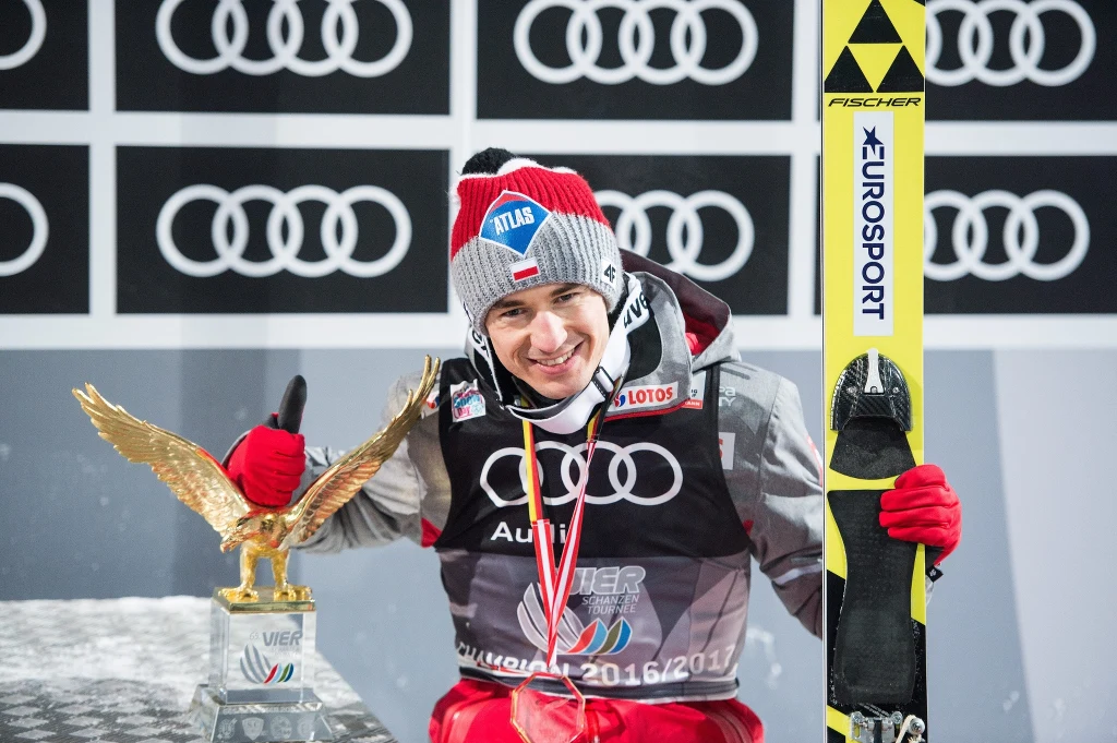 Kamil Stoch ze złotym orłem za triumf w 65. Turnieju Czterech Skoczni