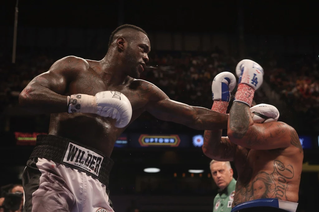 Deontay Wilder w walce z Chrisem Arreolą Deontay Wilder w walce z Chrisem Arreolą