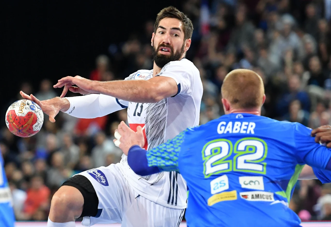 Nikola Karabatic w meczu ze Słowenią Nikola Karabatic w meczu ze Słowenią