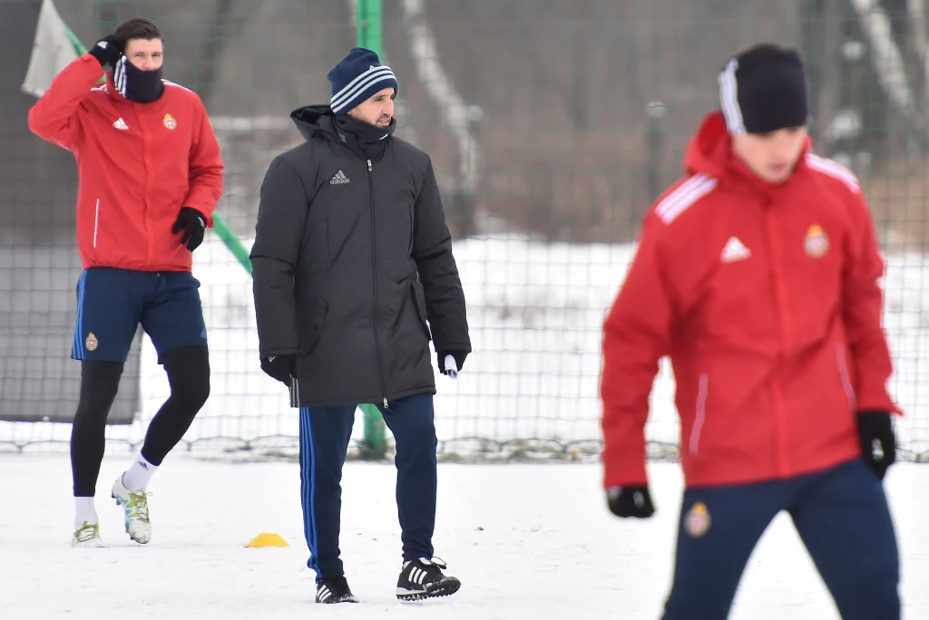 Kiko Ramirez (w środku) podczas pierwszego treningu z Wisłą Kiko Ramirez (w środku) podczas pierwszego treningu z Wisłą