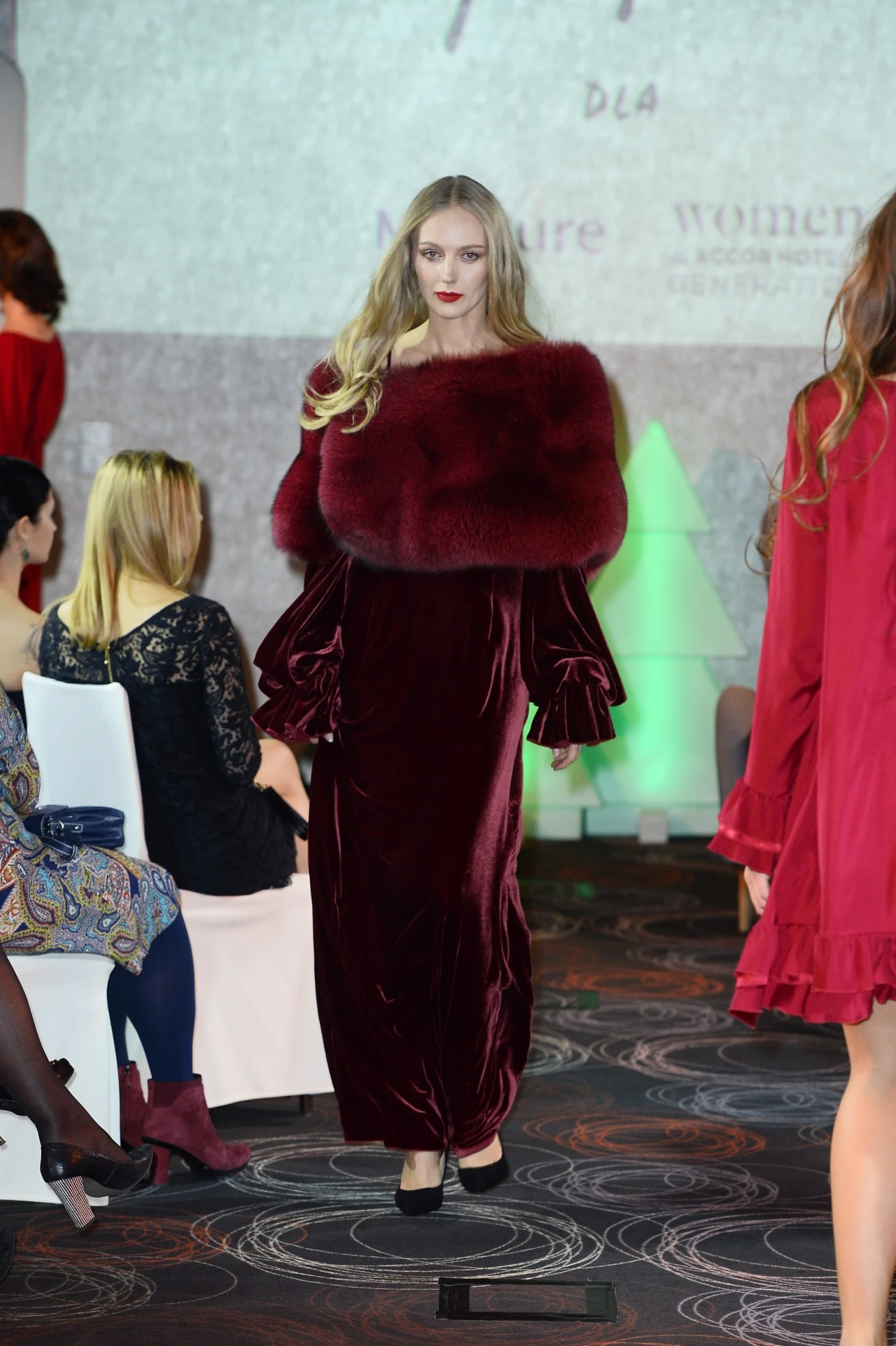 Na pokazach Doroty Goldpoint nie brakuje futer Na pokazach Doroty Goldpoint nie brakuje futer