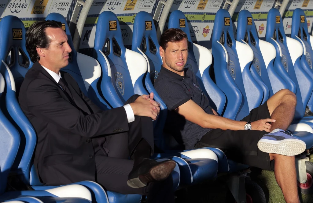 Grzegorz Krychowiak przeżywa fatalny czas w PSG Grzegorz Krychowiak przeżywa fatalny czas w PSG