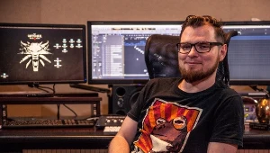 Marcin Przybyłowicz w swoim naturalnym środowisku - przy stanowisku pracy