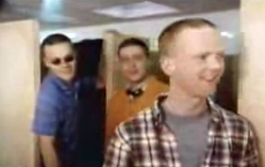 Bronski Beat w teledysku "Smalltown Boy". Larry Steinbachek pierwszy z lewej