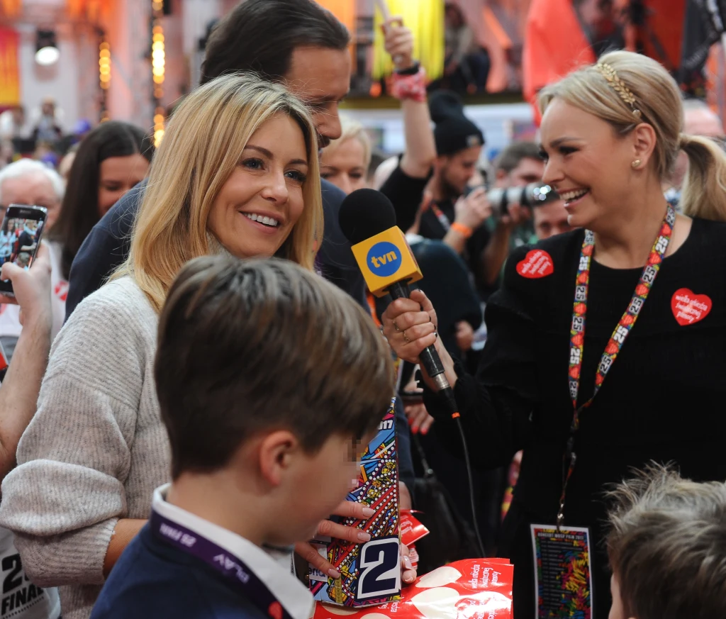 Rozenek kwestowała z synami i mężem Rozenek kwestowała z synami i mężem