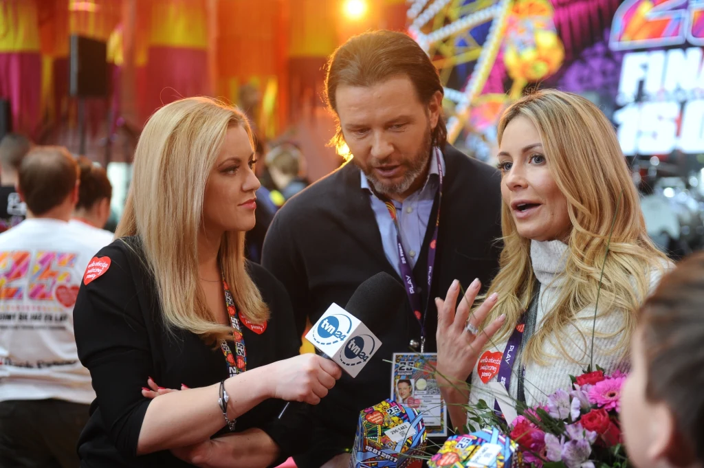 Rozenek kwestowała z synami i mężem Rozenek kwestowała z synami i mężem