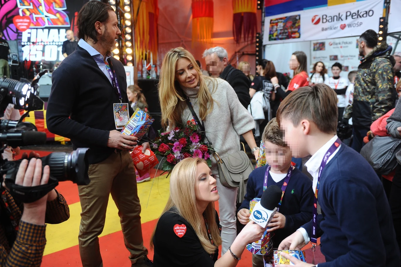 Rozenek kwestowała z synami i mężem Rozenek kwestowała z synami i mężem