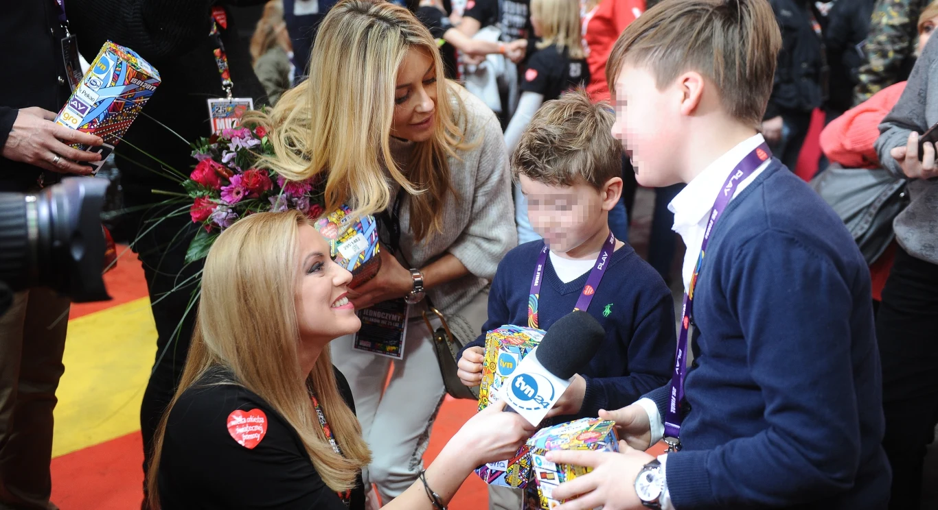 Rozenek kwestowała z synami i mężem Rozenek kwestowała z synami i mężem