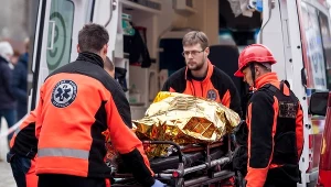 Transport jednego z poszkodowanych