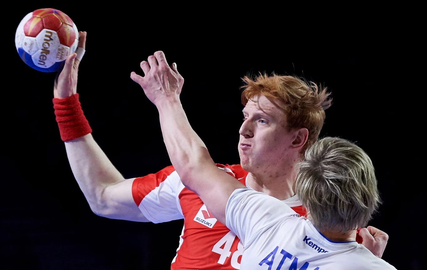 Tomasz Gębala (L) i Pavel Atman (P) z Rosji