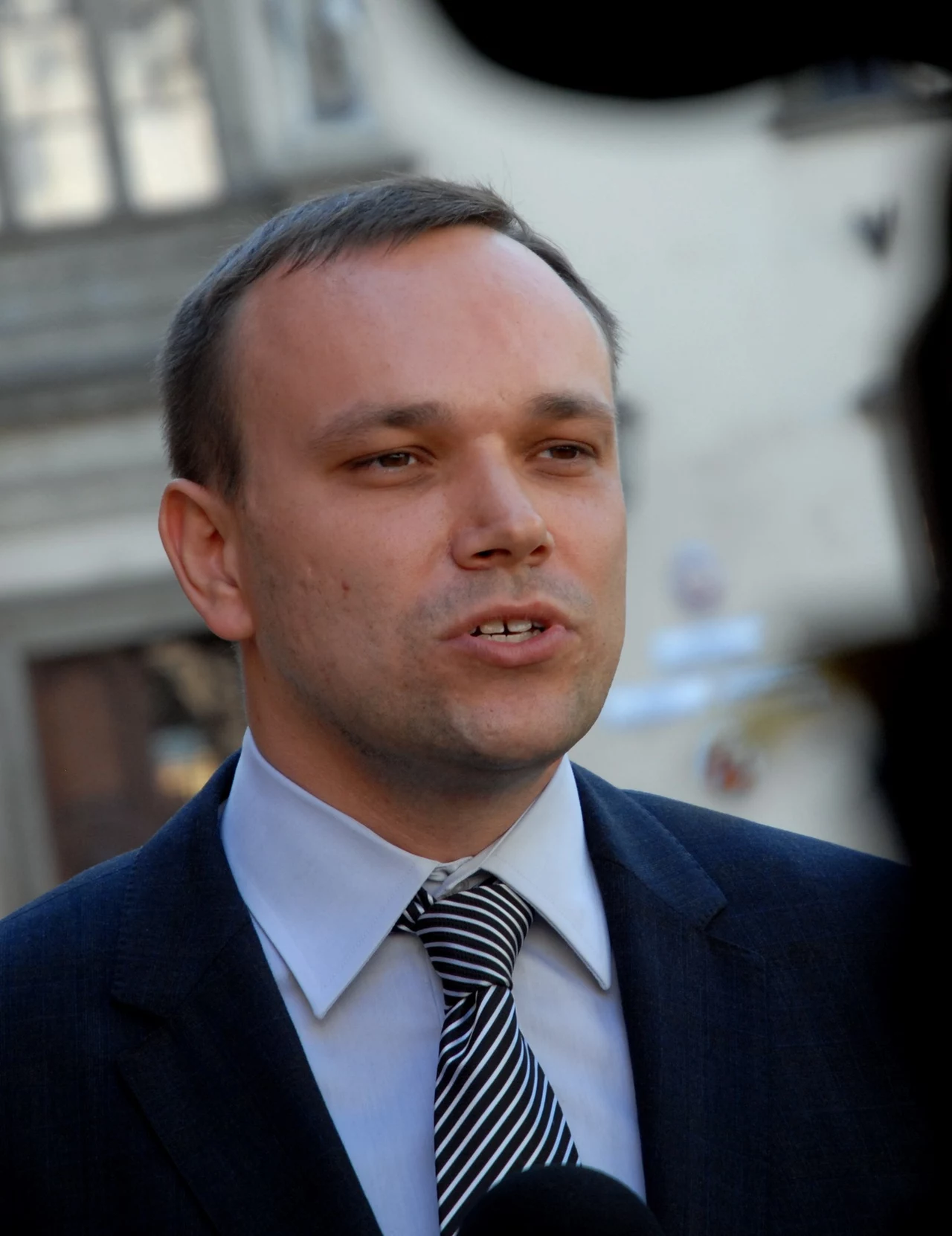 W poniedziałek, 16 stycznia zmarł były rzecznik SLD Tomasz Kalita. Od wiosny 2016 r. zmagał się z chorobą nowotworową, 8 lutego skończyłby 38 lat. W poniedziałek, 16 stycznia zmarł były rzecznik SLD Tomasz Kalita. Od wiosny 2016 r. zmagał się z chorobą nowotworową, 8 lutego skończyłby 38 lat.
