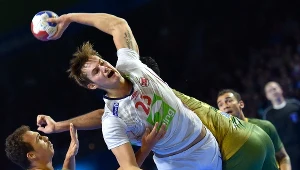Magnus Ros przebija się prze obronę Brazylijczyków