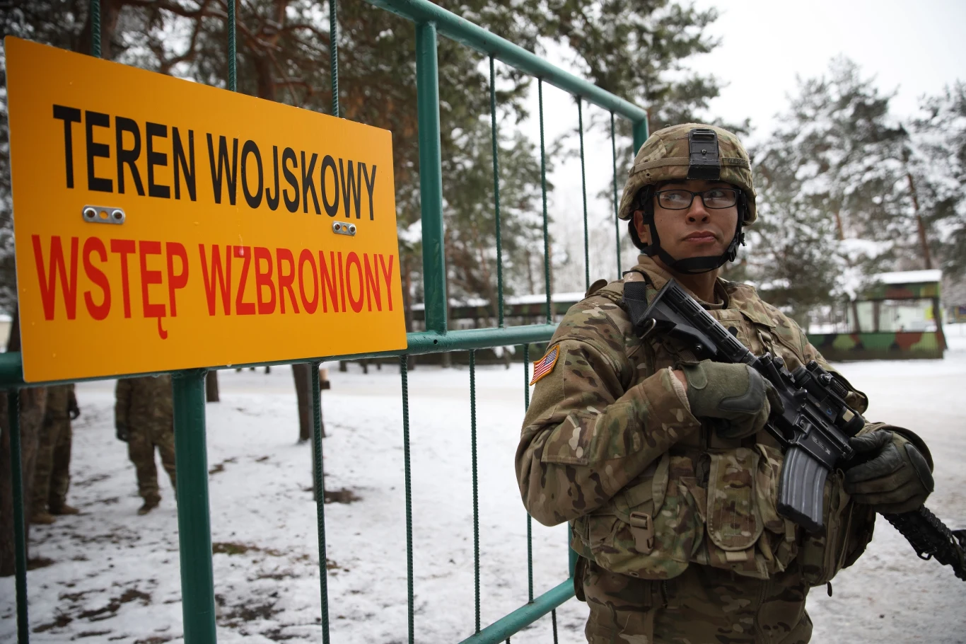 Żagań 18.01.2017. Żołnierze amerykański 3 brygady ABCT Fortu Carson na poligonie w Karlikach