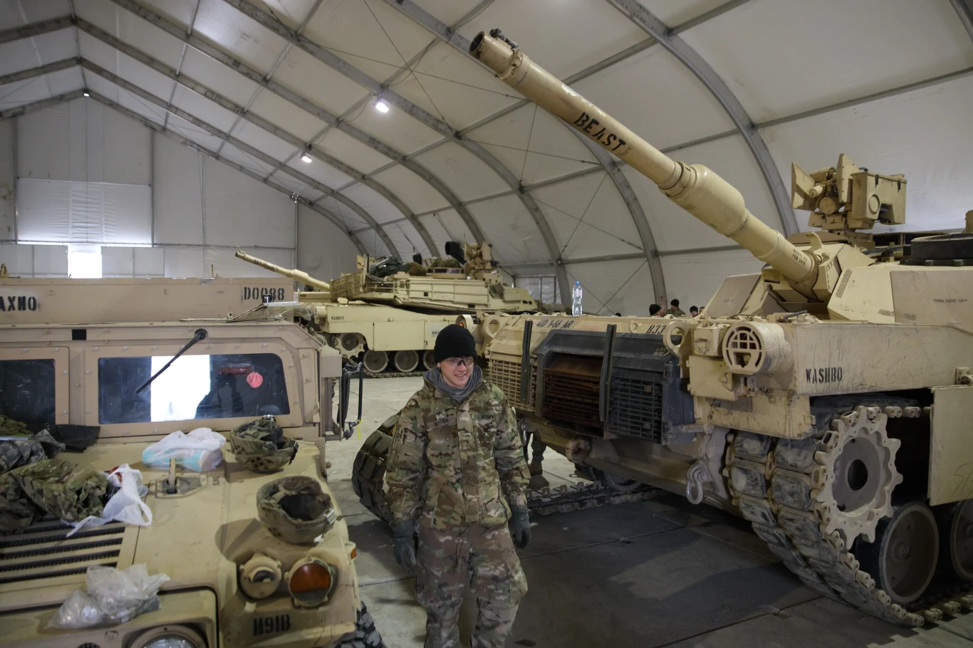 Żagań 18.01.2017. Żołnierze amerykański 3 brygady ABCT Fortu Carson na poligonie w Karlikach