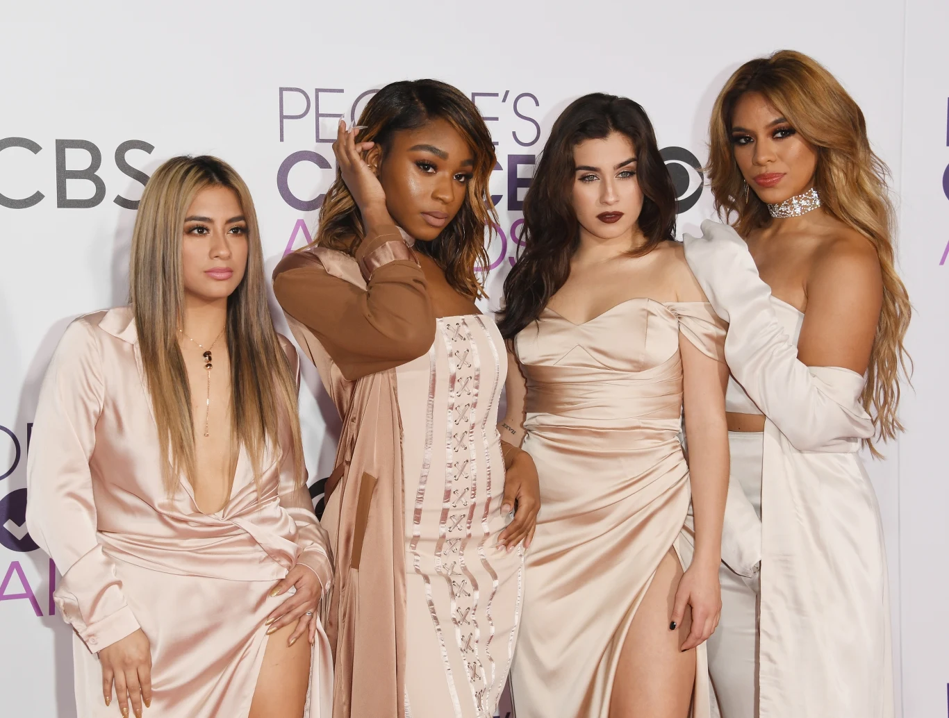 Grupa Fifth Harmony zadebiutowała na żywo jako kwartet podczas gali Pepole's Choice Awards 2017.
