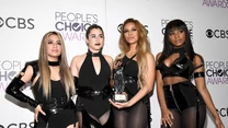 Fifth Harmony wystąpiły w seksownych strojach, dając "gorący" show, ignorując tym samym zarzuty Camili Cabello, która odeszła mając dość traktowania jej jako "obiektu seksualnego".