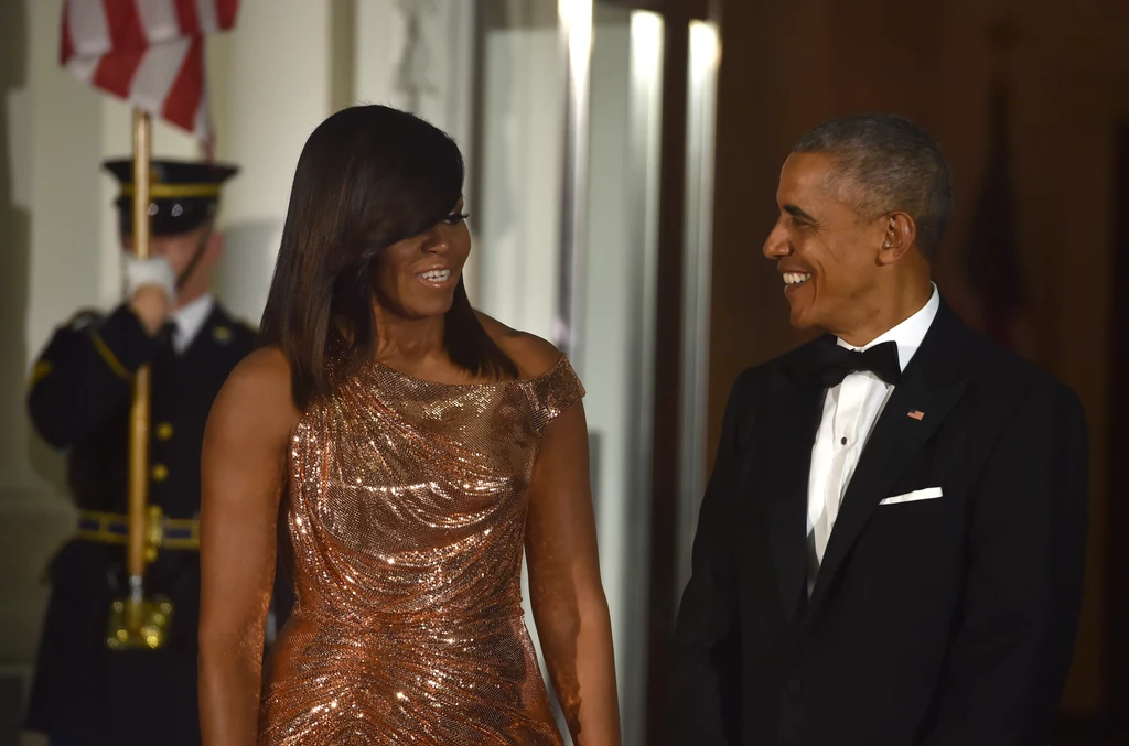 Michelle Obama jest z zawodu prawniczką. Pełniąc obowiązki pierwszej damy, określała trendy w modzie amerykańskiej. Michelle Obama jest z zawodu prawniczką. Pełniąc obowiązki pierwszej damy, określała trendy w modzie amerykańskiej.