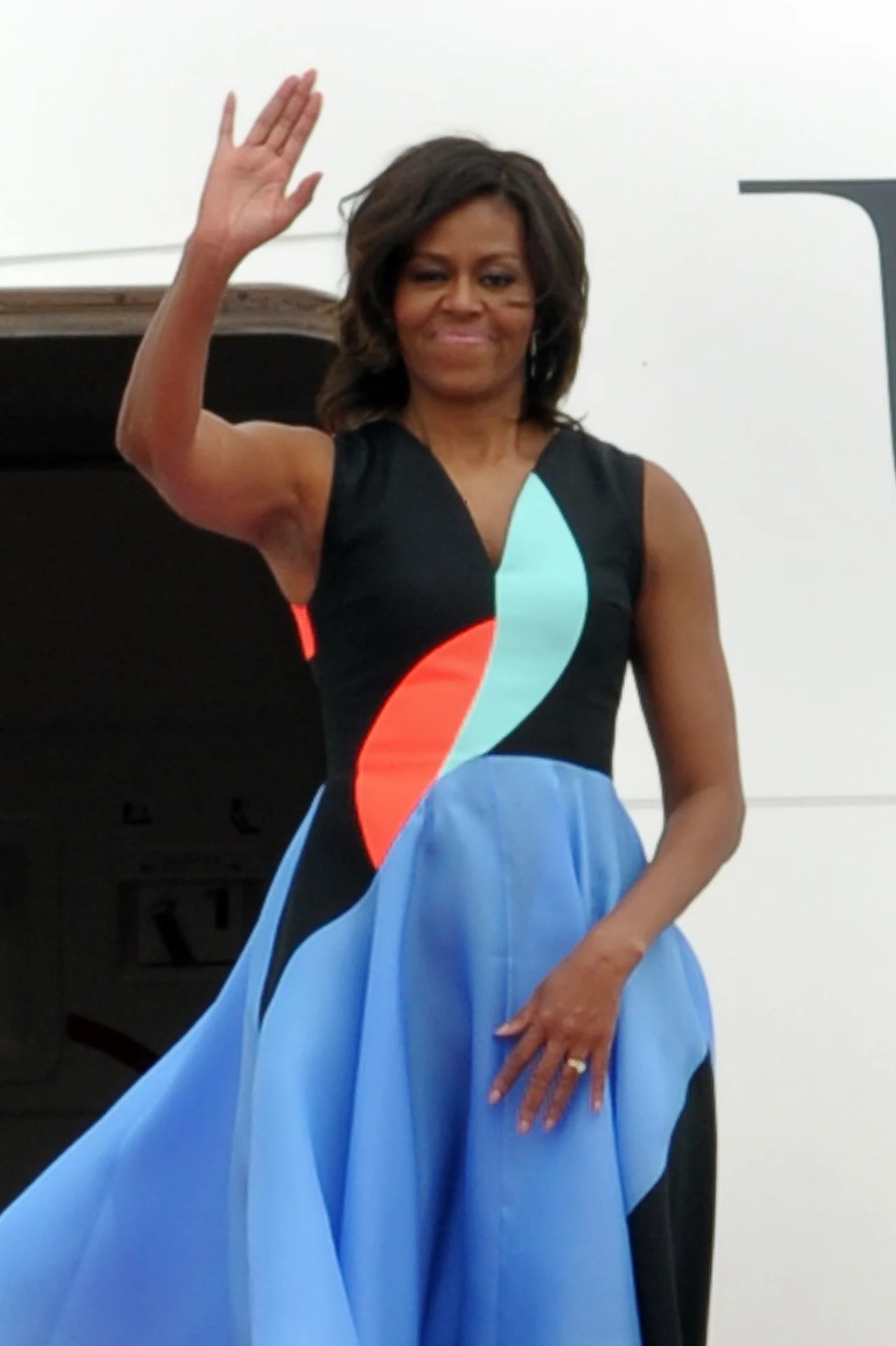 Michelle Obama jest z zawodu prawniczką. Pełniąc obowiązki pierwszej damy, określała trendy w modzie amerykańskiej. Michelle Obama jest z zawodu prawniczką. Pełniąc obowiązki pierwszej damy, określała trendy w modzie amerykańskiej.