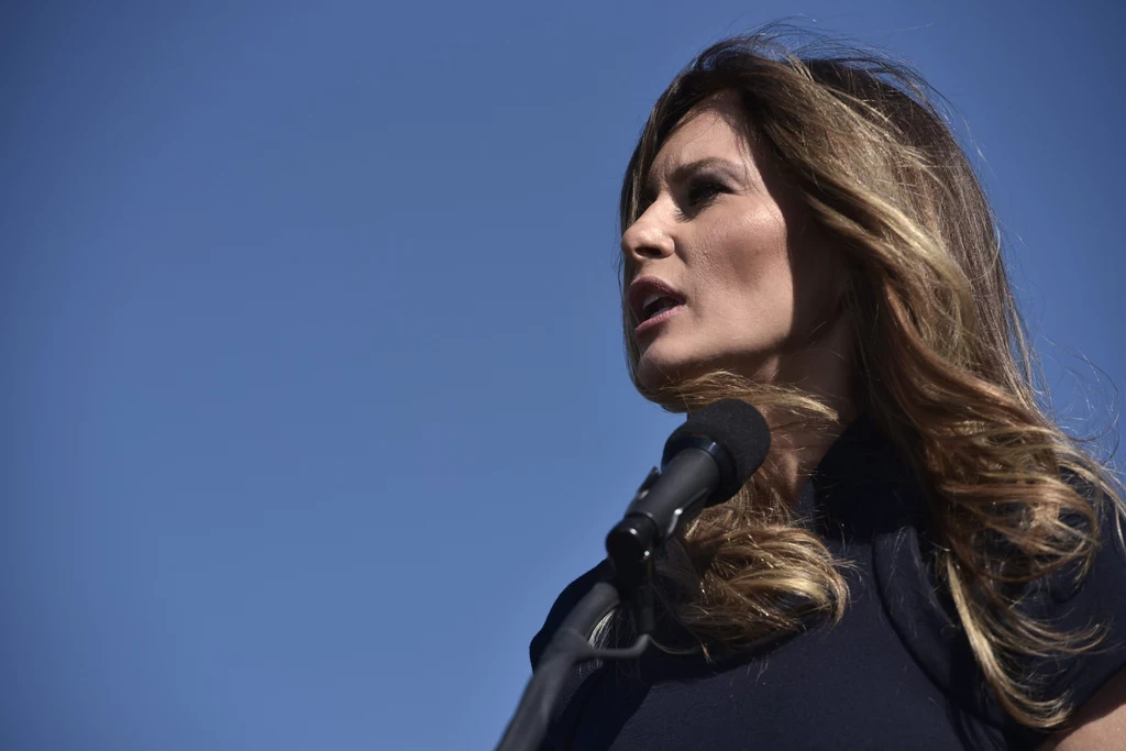 Melania Trump to słoweńsko-amerykańska modelka, żona Donalda Trumpa. Melania Trump to słoweńsko-amerykańska modelka, żona Donalda Trumpa.