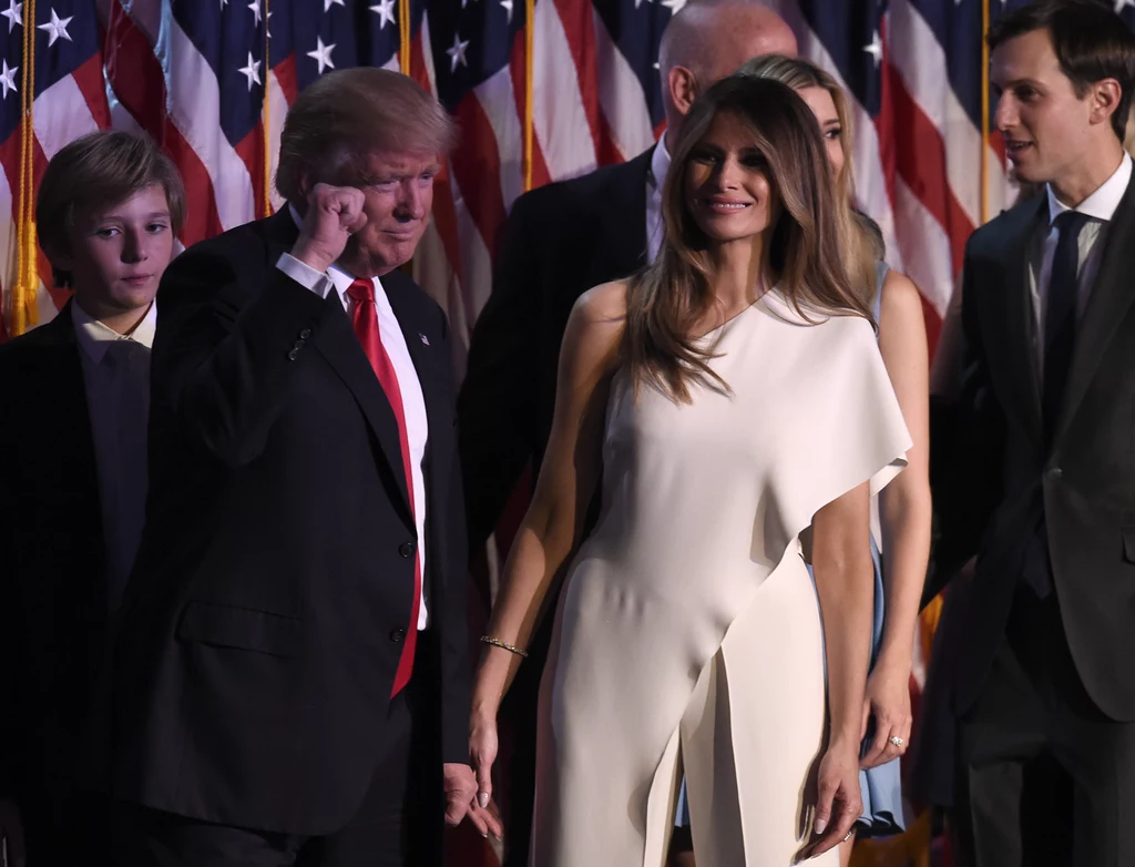 Melania Trump to słoweńsko-amerykańska modelka, żona Donalda Trumpa. Melania Trump to słoweńsko-amerykańska modelka, żona Donalda Trumpa.