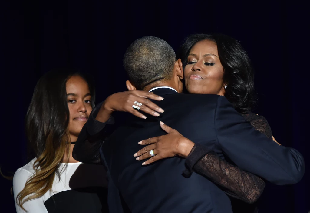 Michelle Obama jest z zawodu prawniczką. Pełniąc obowiązki pierwszej damy, określała trendy w modzie amerykańskiej. Michelle Obama jest z zawodu prawniczką. Pełniąc obowiązki pierwszej damy, określała trendy w modzie amerykańskiej.