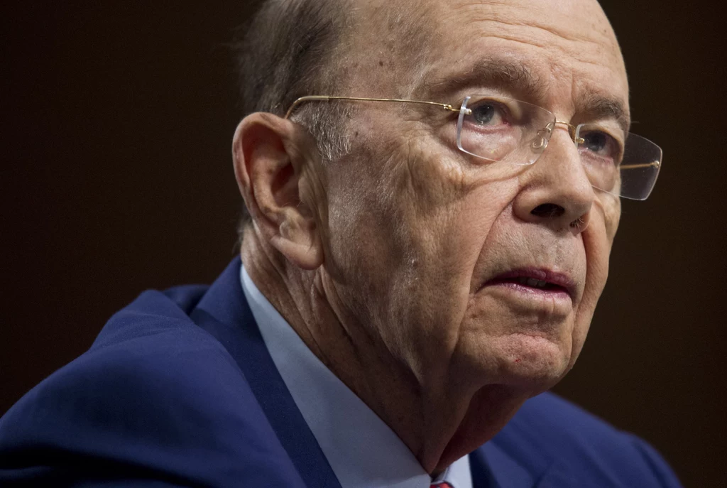 Wilbur Ross - minister handlu. Miliarder, który określa się jako zwolennik związków zawodowych oraz osoba mająca bardzo duże doświadczenie w handlu międzynarodowym. 
