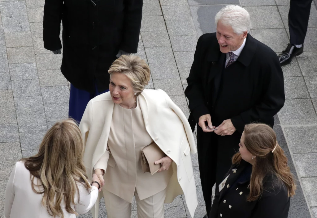 Na inaugurację Donalda Trumpa przybyła jego główna rywalka z kampanii wyborczej Hillary Clinton z mężem Billem Clintonem, byłym prezydentem USA