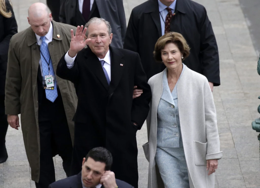 W uroczystościach biorą udział liczni goście m.in. byli prezydenci USA. Na zdjęciu John Bush z żoną Laurą