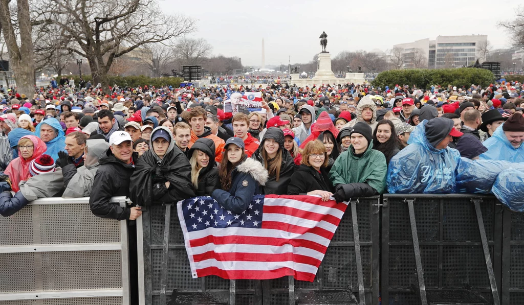Amerykanie zgromadzeni w Waszyngtonie czekają na zaprzysiężenie Donalda Trumpa