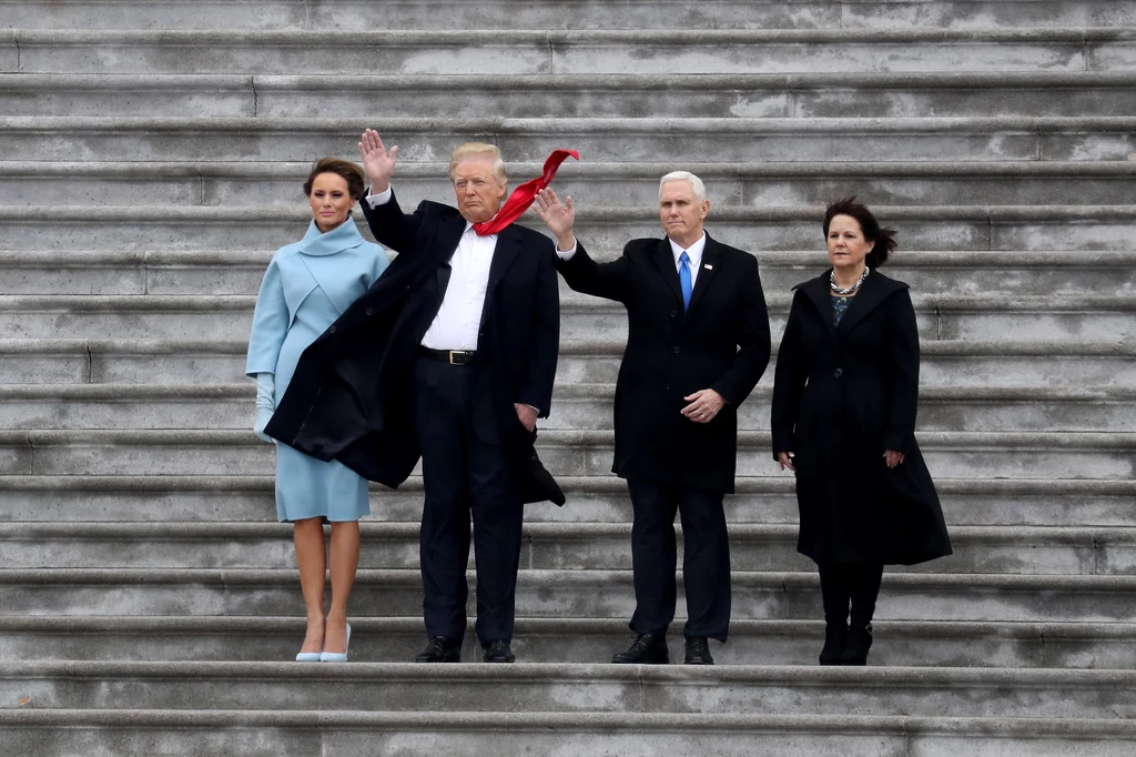 Prezydent i wiceprezydent USA z żonami 