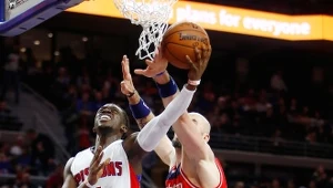Marcin Gortat w meczu z Detroit Pistons