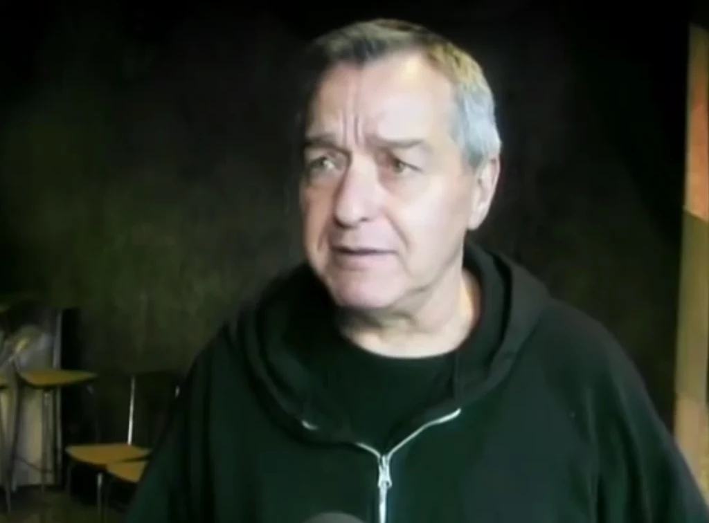 Jaki Liebezeit zmarł w wieku 78 lat (na zdjęciu w trakcie wywiadu z watchmojo.com)