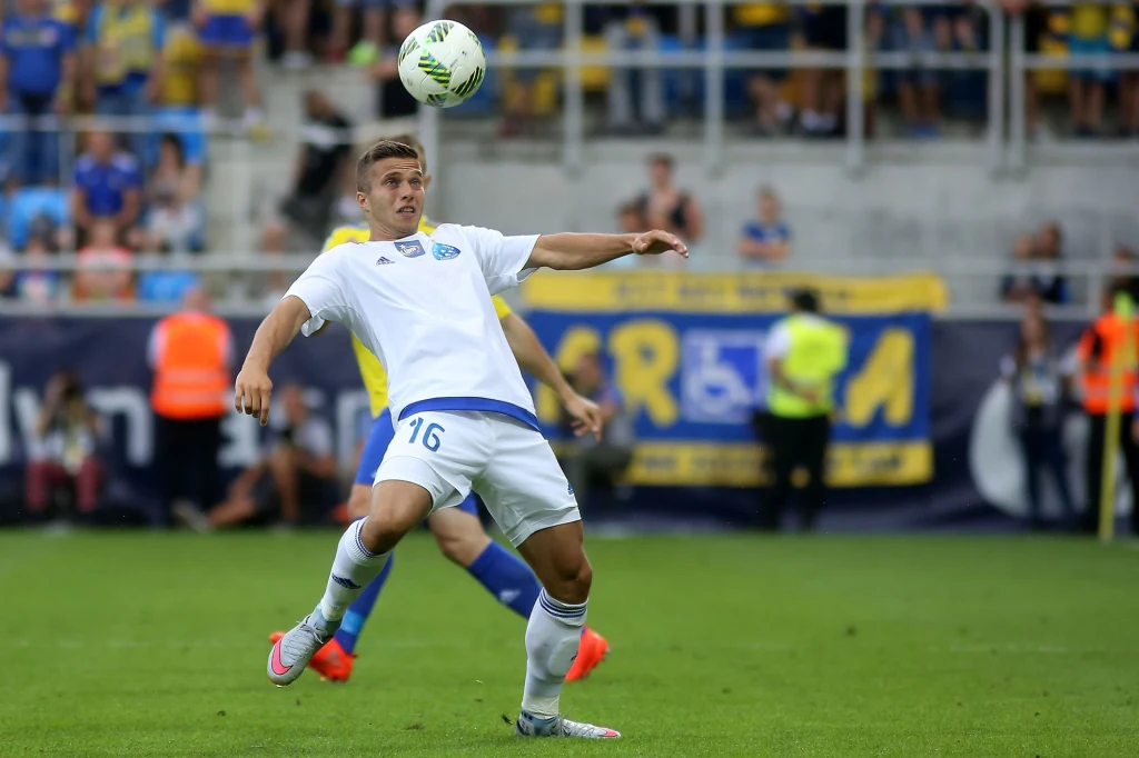 Miłosz Przybecki zdobył zwycięskiego gola dla Ruchu Miłosz Przybecki zdobył zwycięskiego gola dla Ruchu