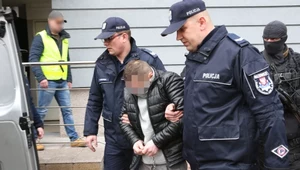 Mariusz Paweł D. ps. Lipek (3P) przed budynkiem Prokuratury Rejonowej w Płońsku